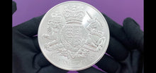 Load image into Gallery viewer, THE ROYAL ARMS 2022 GREAT BRITAIN 10 OZ PURE SILVER BU COIN IN CAPSULE – ROYAL MINT
